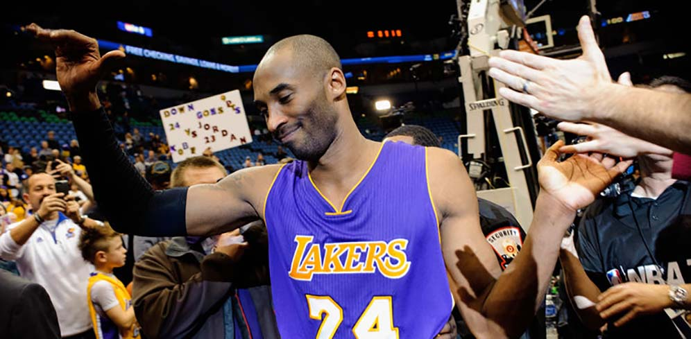 LA Lakers Pensiunkan Dua Nomor Kobe Bryant